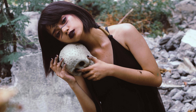 Lo stile grunge: ritorno alle radici di una ribellione disillusa