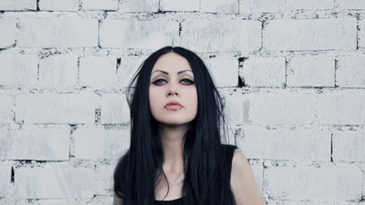 I pilastri della moda gotica: tra estetica oscura ed eleganza ribelle