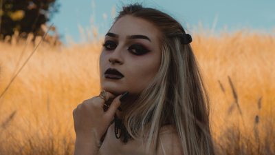 Perché le croci sono così presenti nella moda gotica?