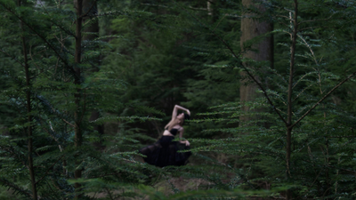 Vestirsi come una gotica: 7 essenziali per un look deciso