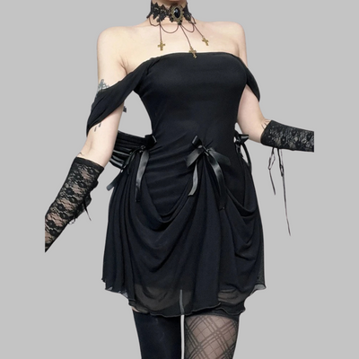 Abito Grunge Nero a Maniche Lunghe con Gonna Drappeggiata