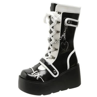 Stivaletti gotici con plateau bianchi e neri con lacci